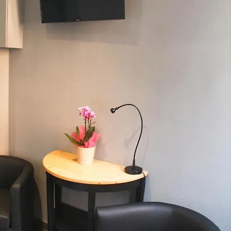 People Travel Болонья