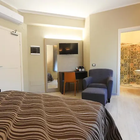 People Travel 3* ボローニャ