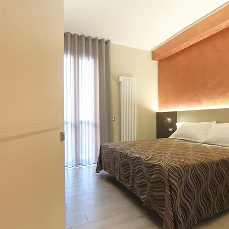 People Travel Bologna