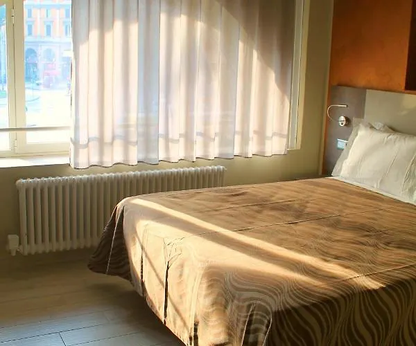 People Travel Casa de hóspedes 3*